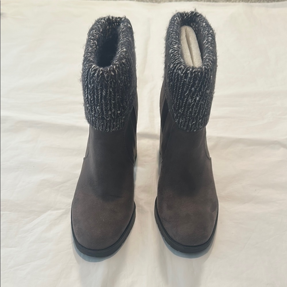 Sam Edelman Stylish Gray Ankle Boots with Knit Cuff 7.5 - Picture 2 of 6